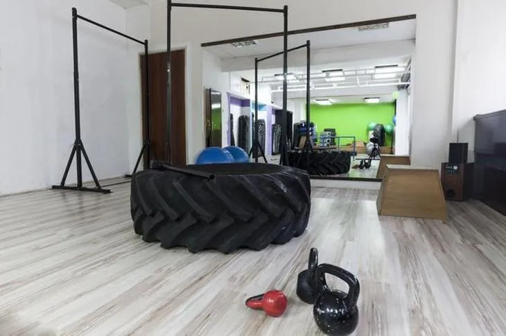 CrossFit w domu: Odkryj tajniki skutecznego treningu w domowym zaciszu